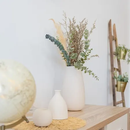아파트 Sweet & Bright 3 Bdr Flat With Terrace By Lovelystay *