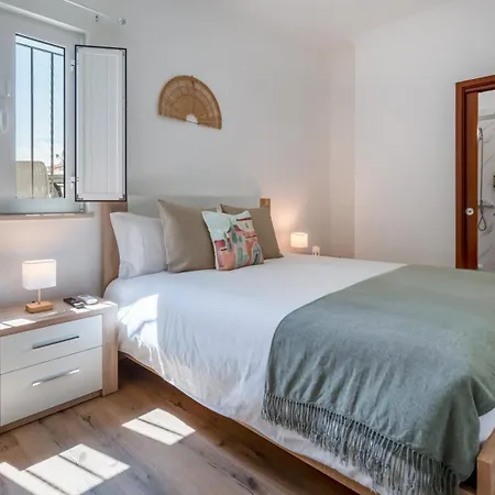 아파트 Sweet & Bright 3 Bdr Flat With Terrace By Lovelystay *